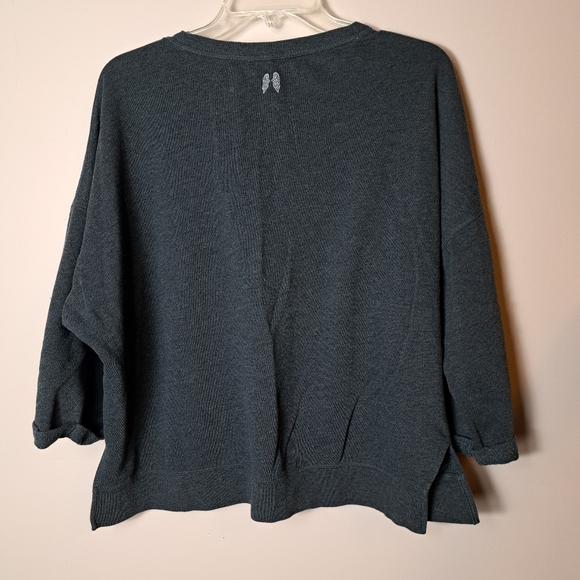 VICTORIA'S SECRET SQUIN XL SWEATER - Picture 6 of 8